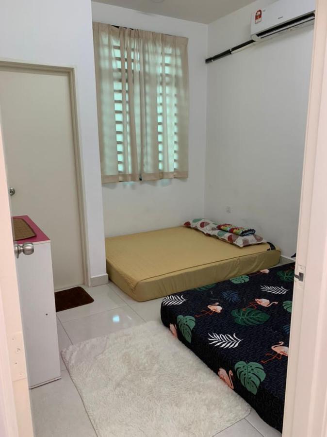 Hadeerna Homestay - Double Storey Terrace Chemor Exterior photo